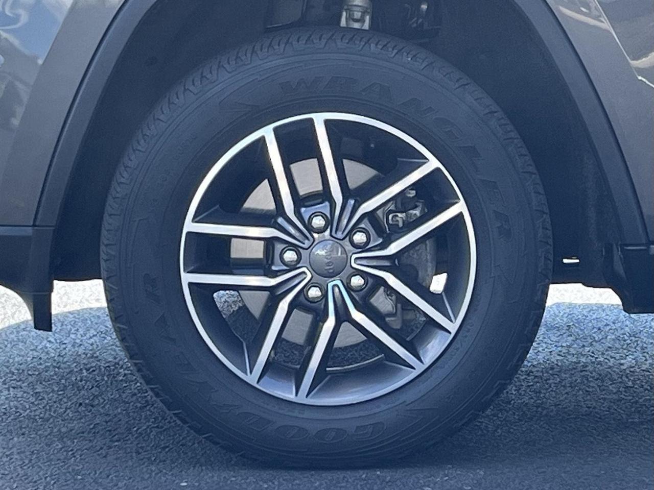 Jeep Grand Cherokee Laredo 4WD 2019