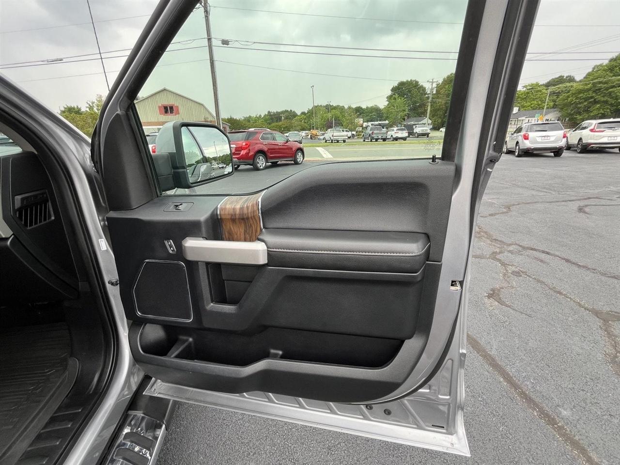 Ford F-150 Lariat SuperCrew 5.5-ft. Bed 4WD 2020