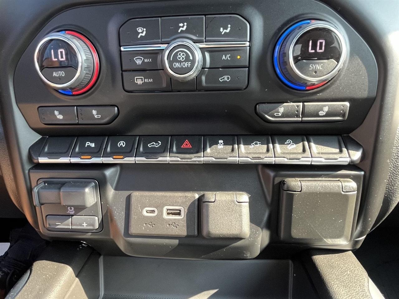 Chevrolet Silverado 1500 RST Double Cab 4WD 2021