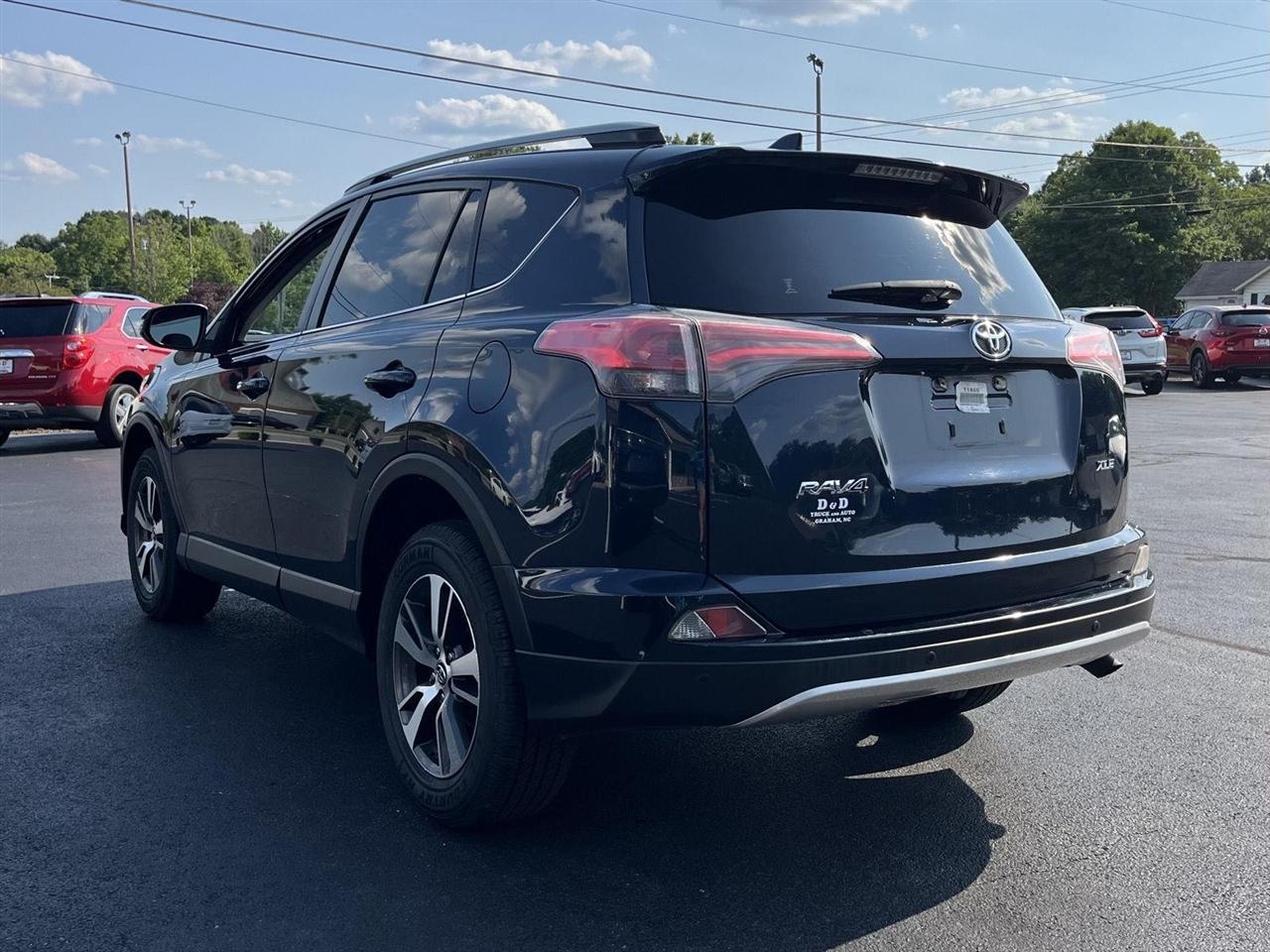 Toyota RAV4 XLE FWD 2018