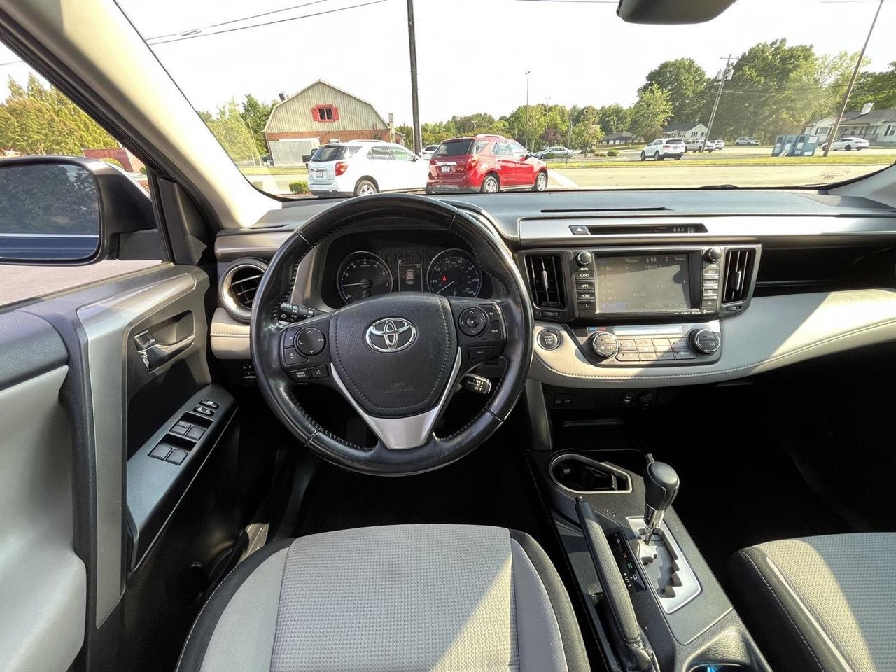 Toyota RAV4 XLE FWD 2018
