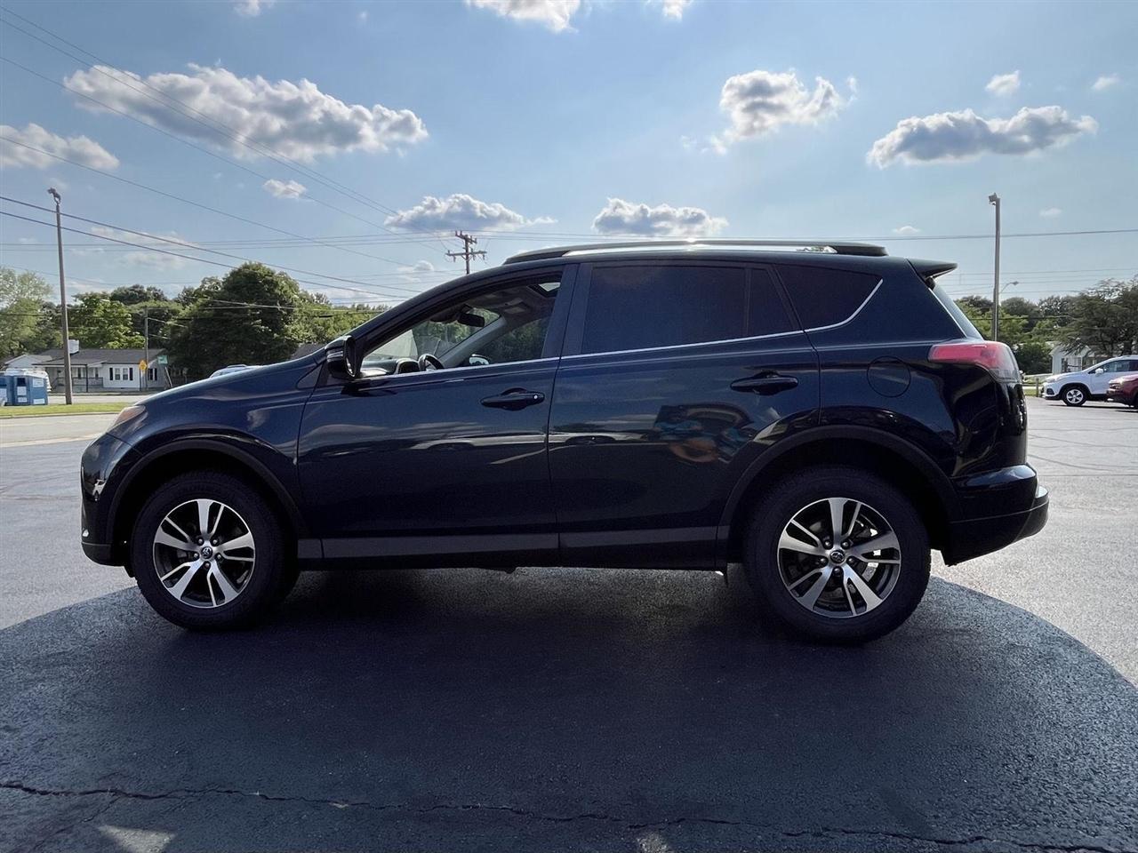 Toyota RAV4 XLE FWD 2018