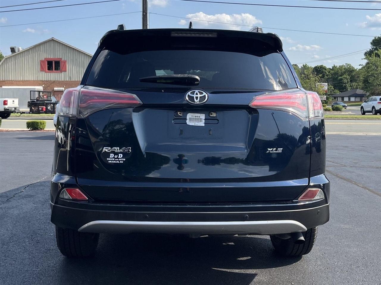 Toyota RAV4 XLE FWD 2018