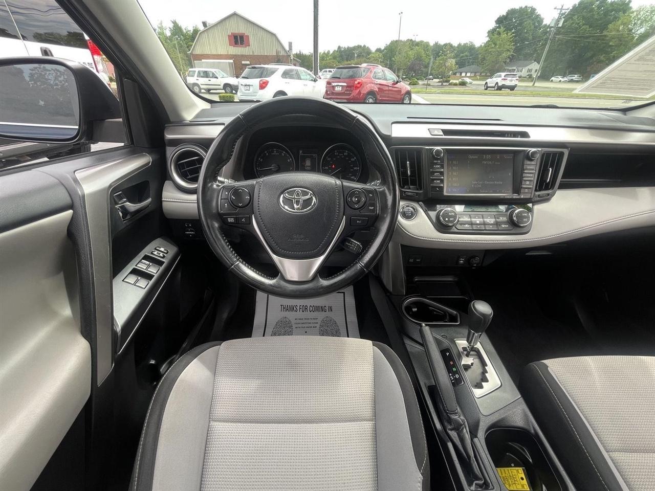 Toyota RAV4 XLE FWD 2018