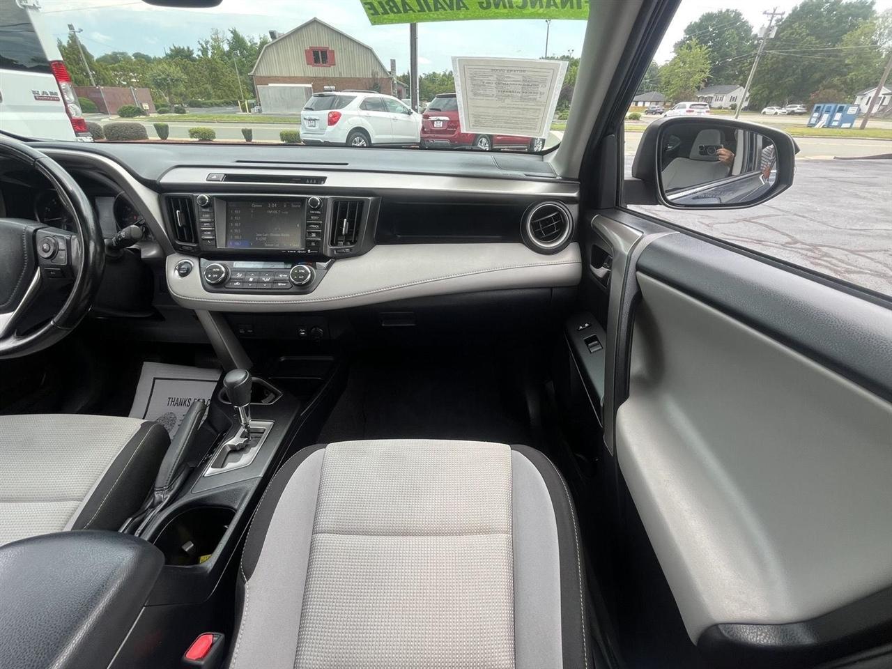 Toyota RAV4 XLE FWD 2018