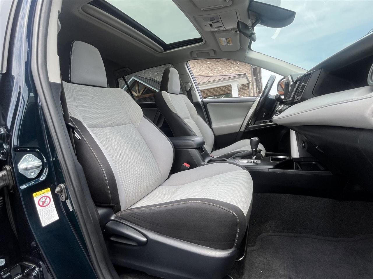 Toyota RAV4 XLE FWD 2018