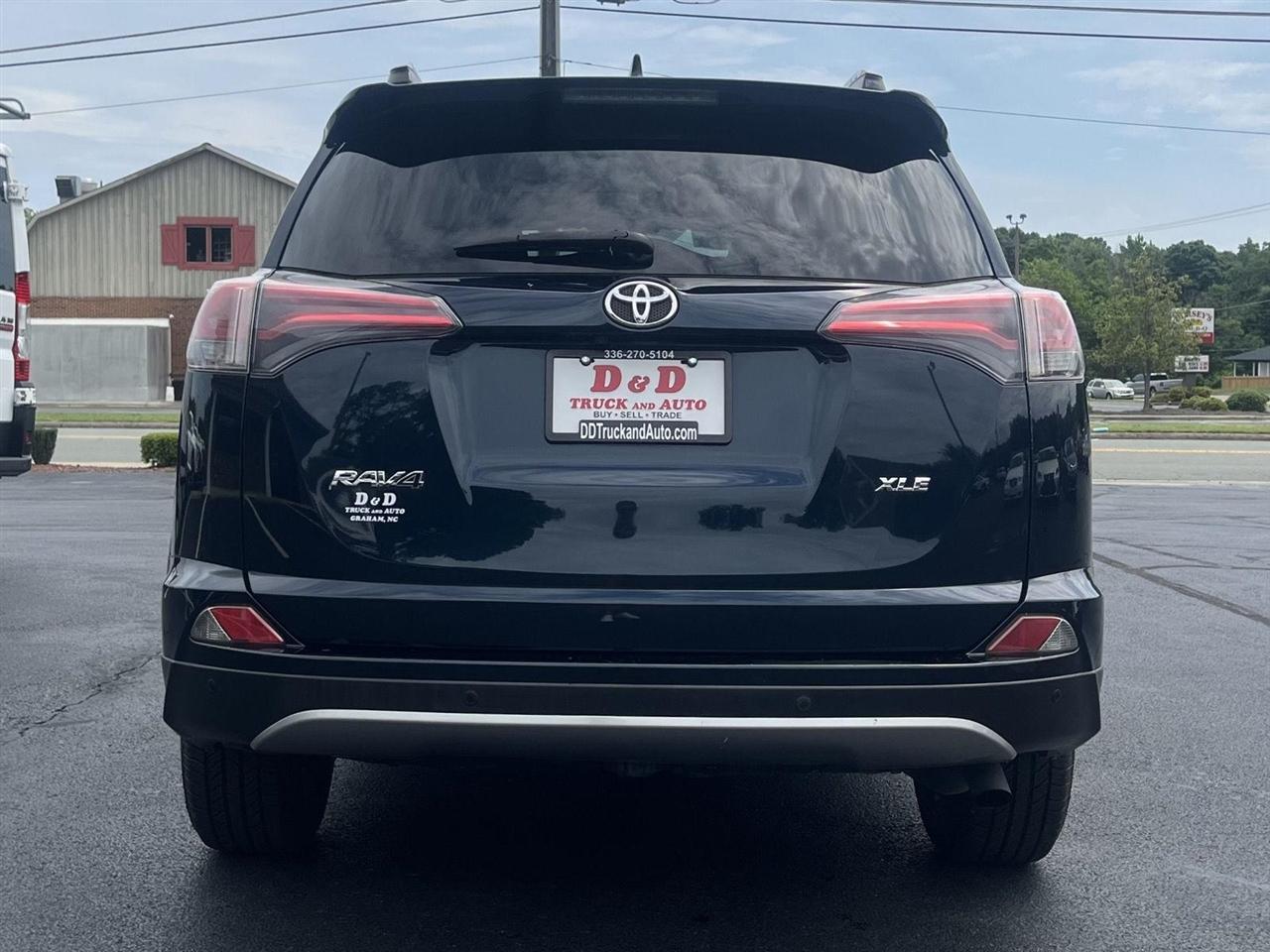 Toyota RAV4 XLE FWD 2018