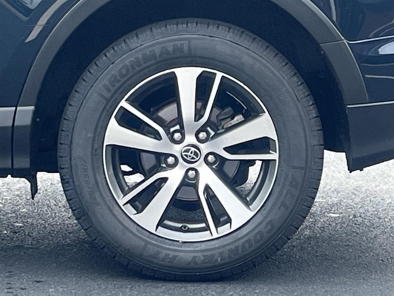 Toyota RAV4 XLE FWD 2018