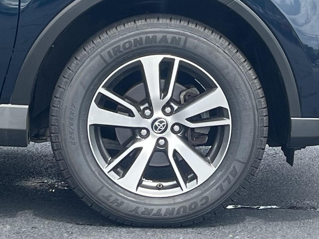 Toyota RAV4 XLE FWD 2018