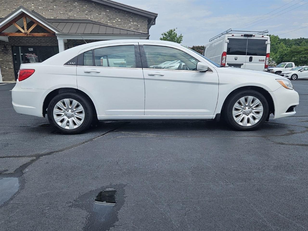Chrysler 200 LX 2013
