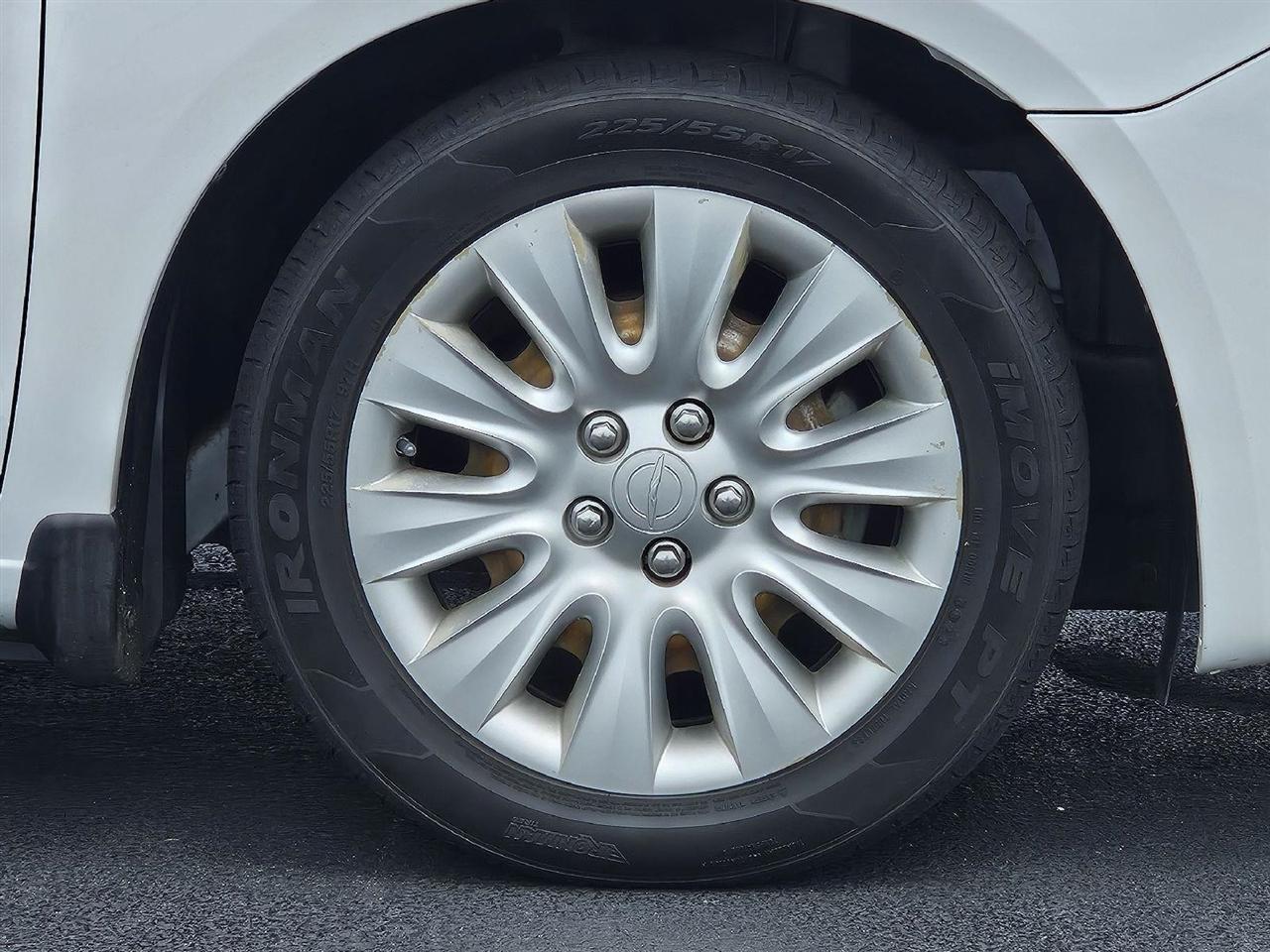 Chrysler 200 LX 2013