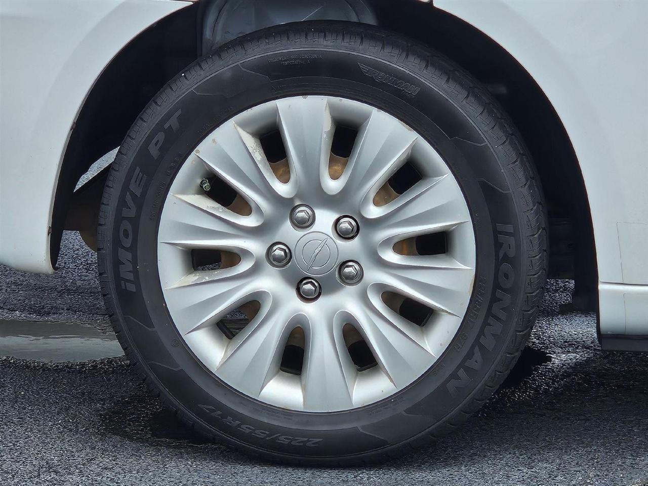 Chrysler 200 LX 2013