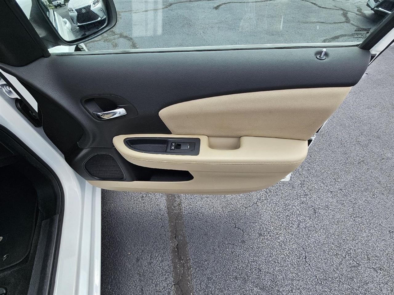 Chrysler 200 LX 2013