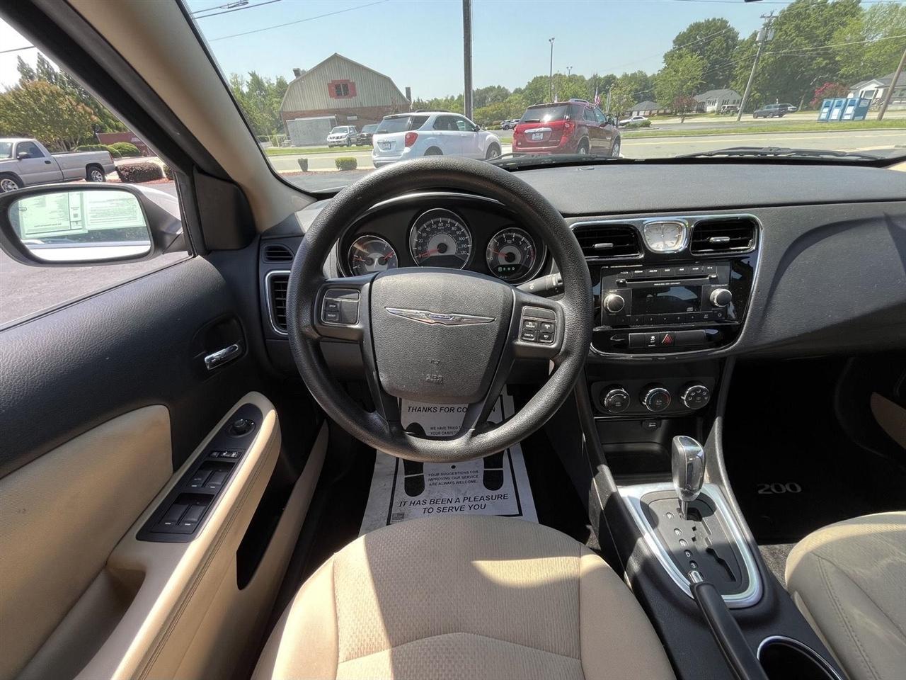 Chrysler 200 LX 2013