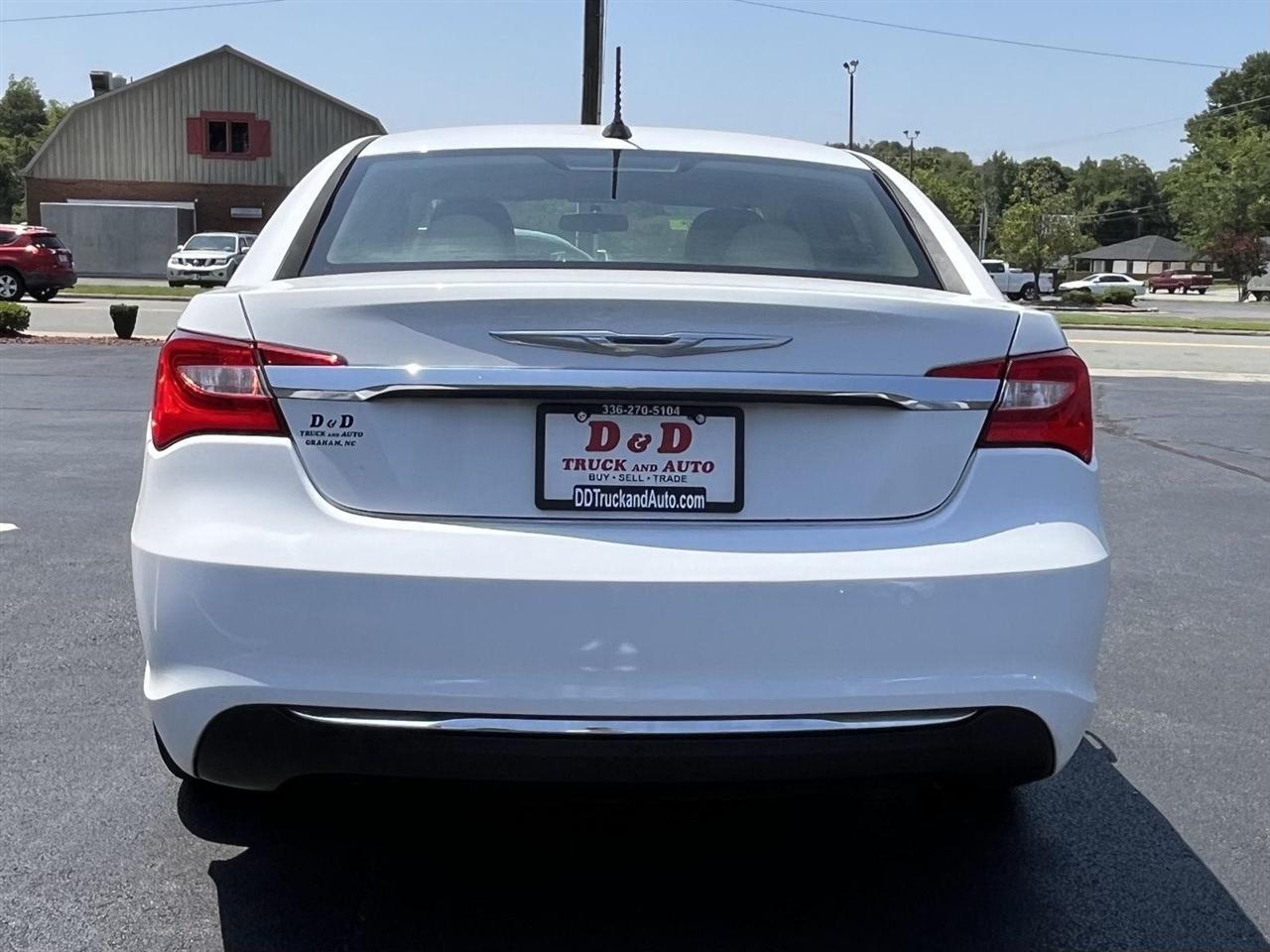 Chrysler 200 LX 2013