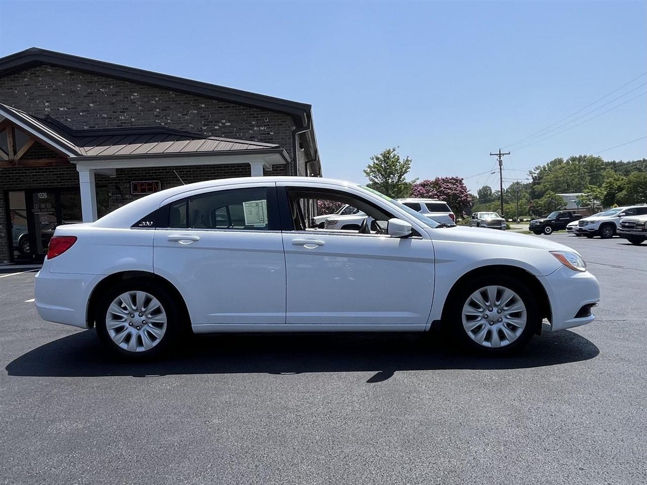 Chrysler 200 LX 2013