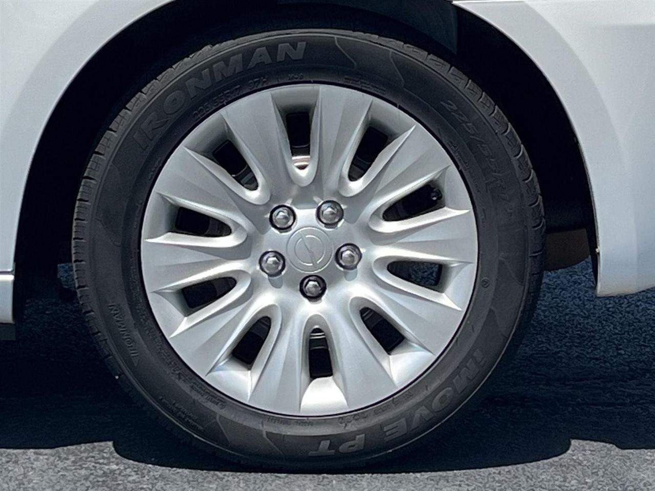 Chrysler 200 LX 2013