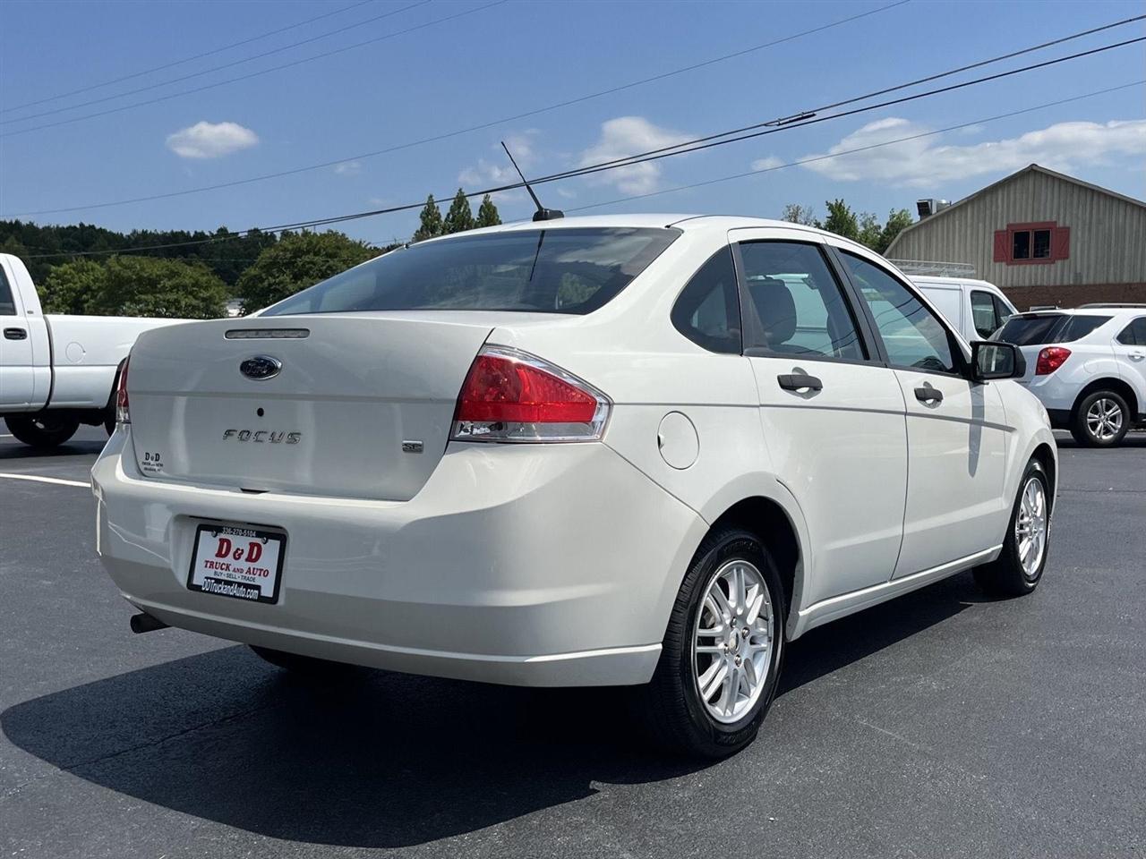 Ford Focus SE Sedan 2009