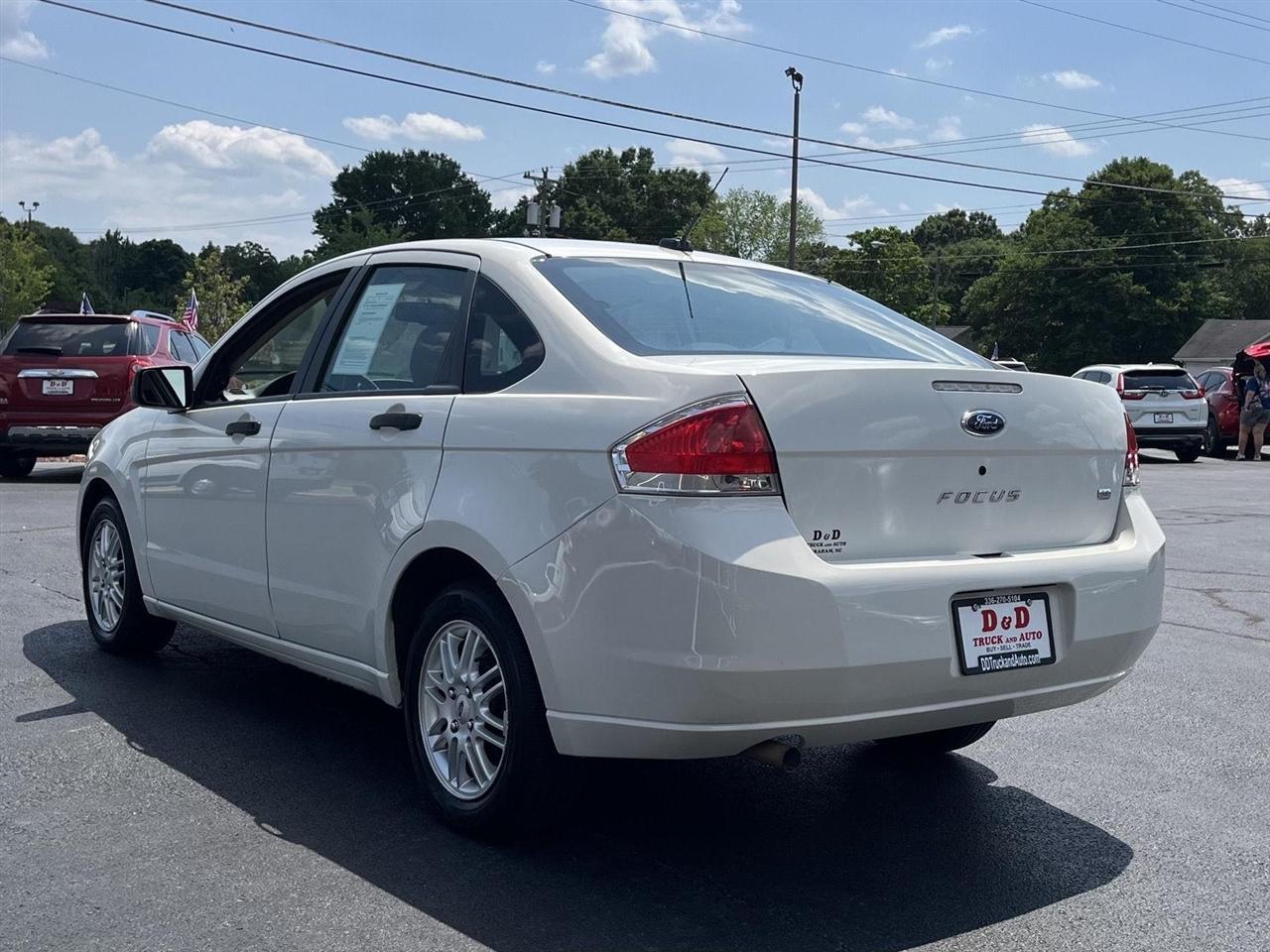 Ford Focus SE Sedan 2009