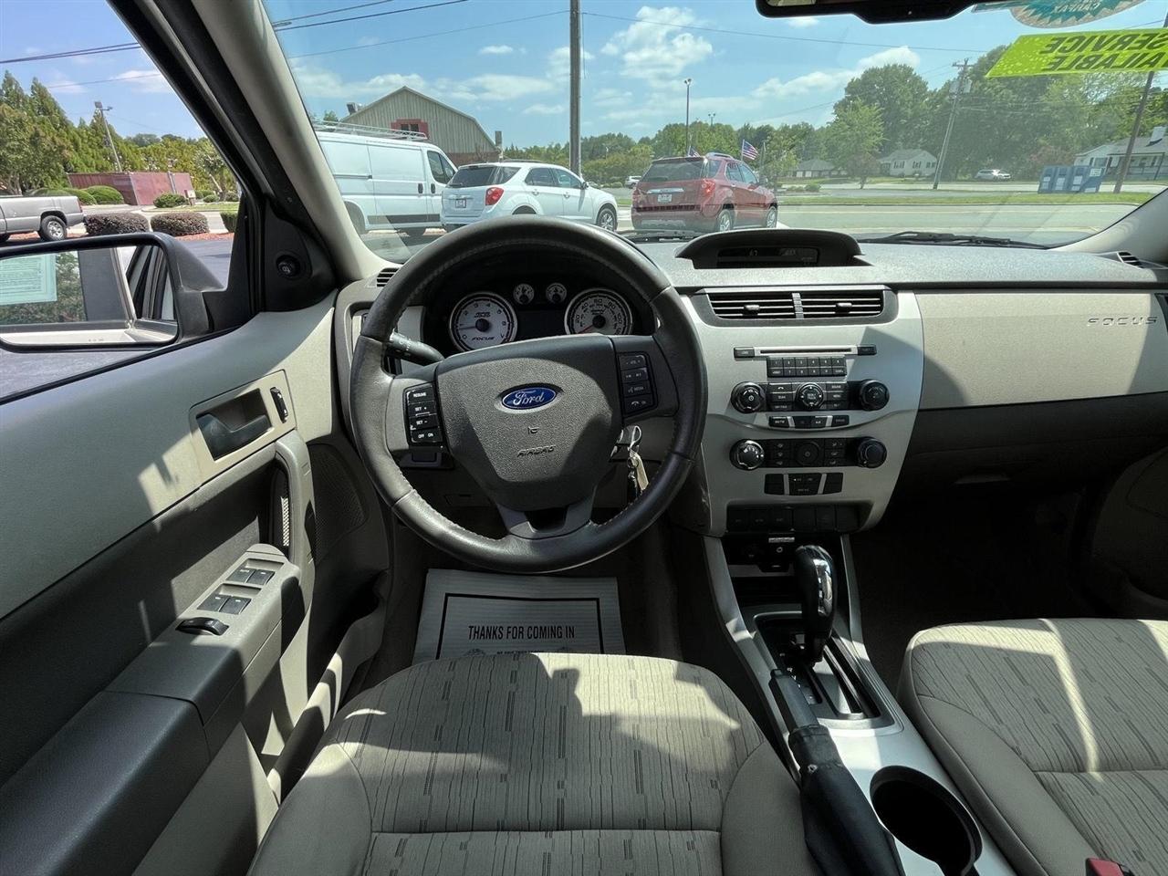 Ford Focus SE Sedan 2009