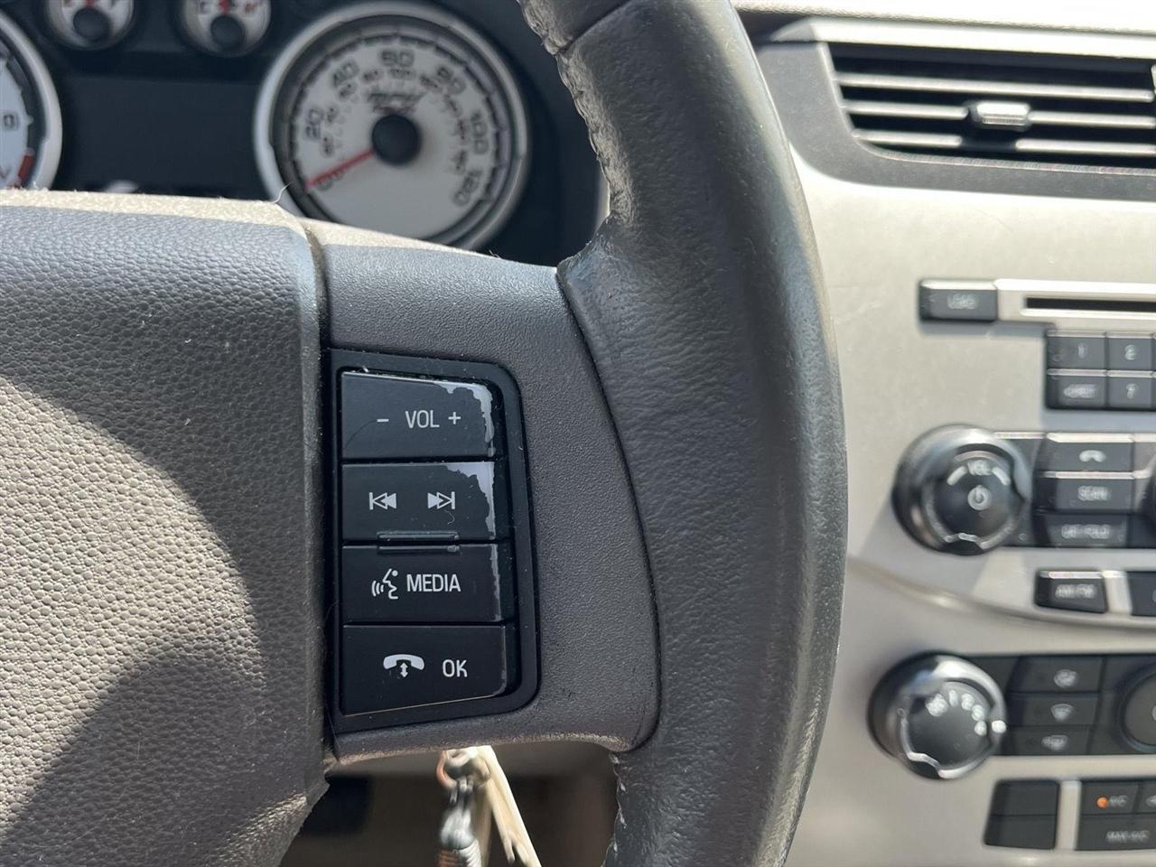 Ford Focus SE Sedan 2009
