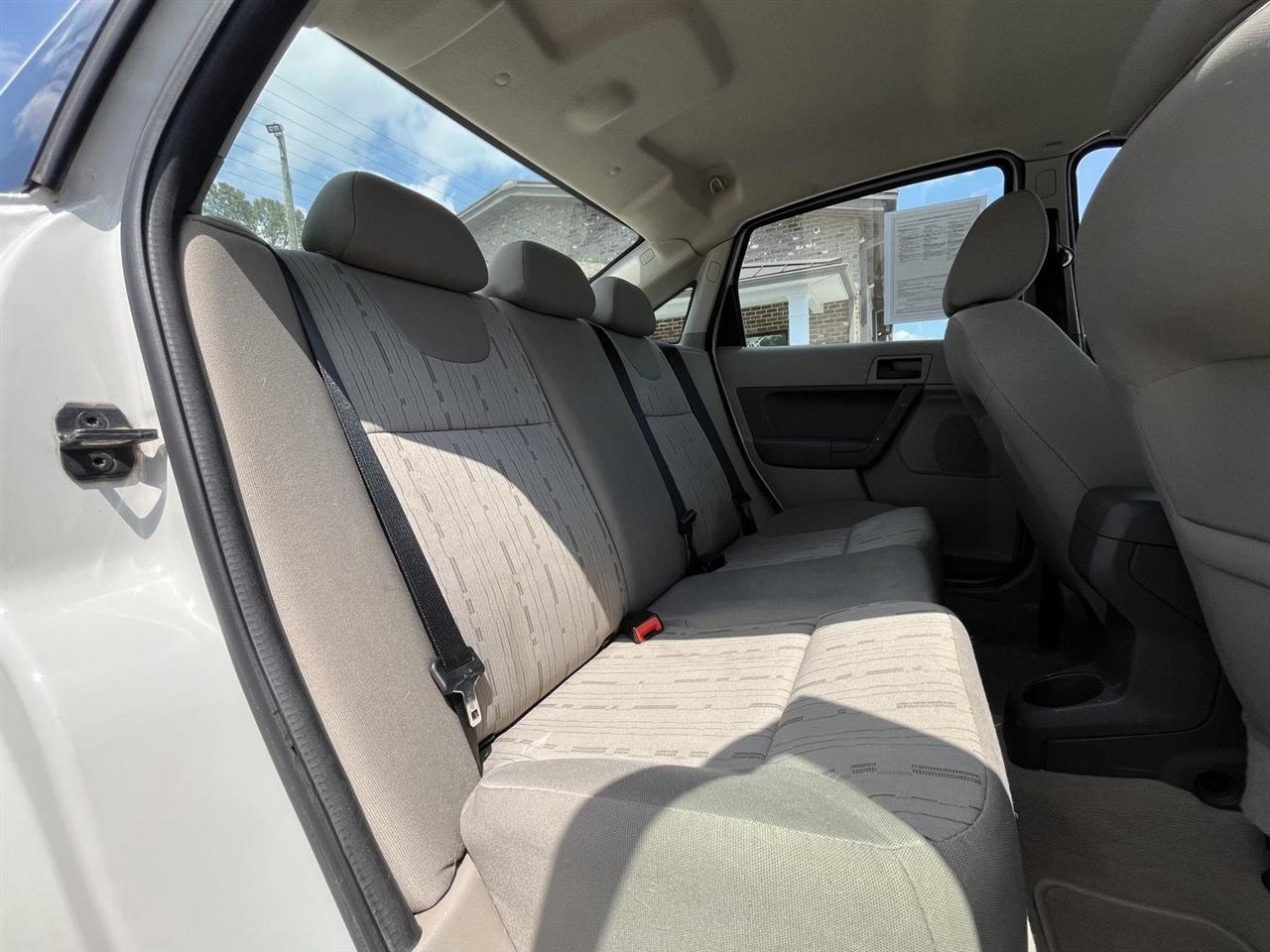 Ford Focus SE Sedan 2009