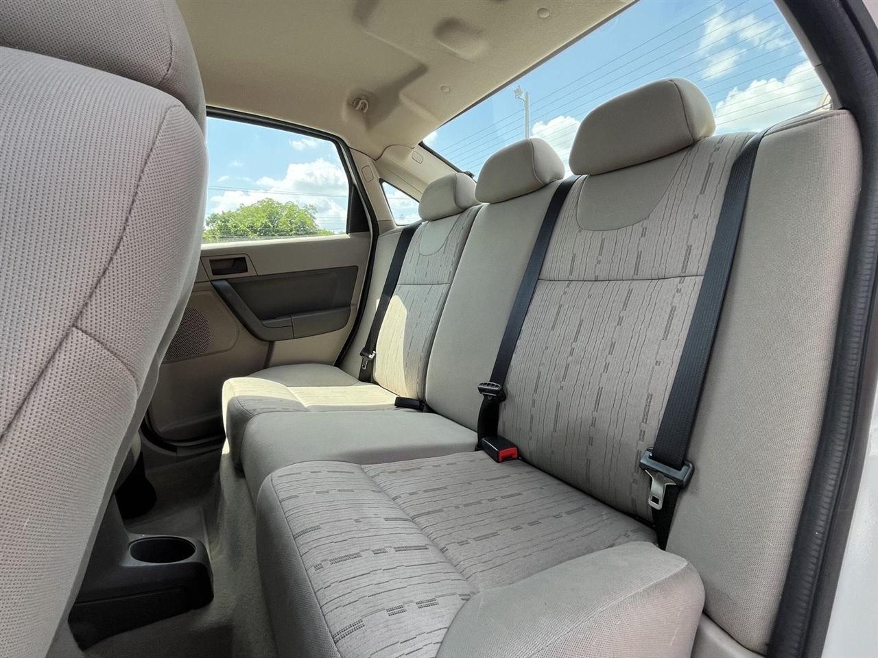 Ford Focus SE Sedan 2009