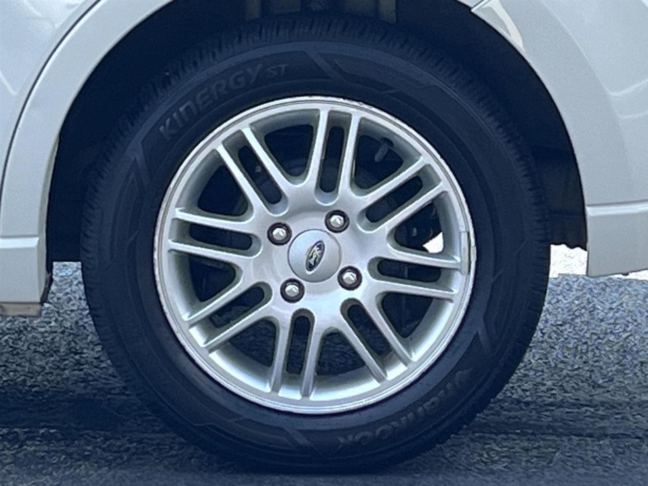 Ford Focus SE Sedan 2009