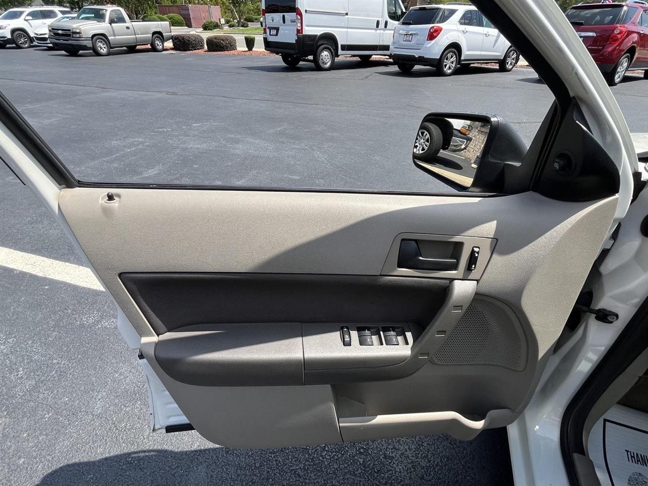 Ford Focus SE Sedan 2009
