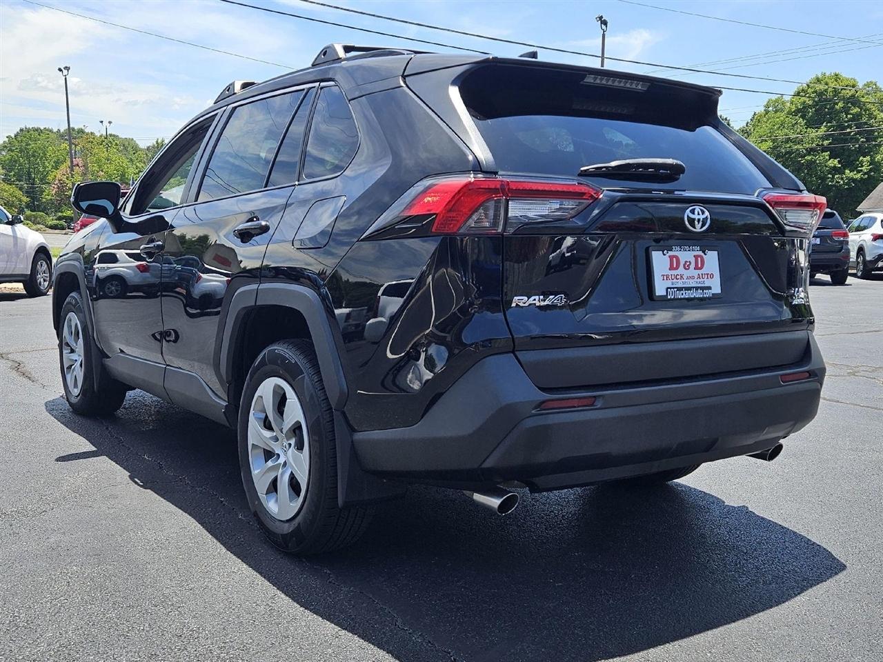 Toyota RAV4 LE AWD 2020