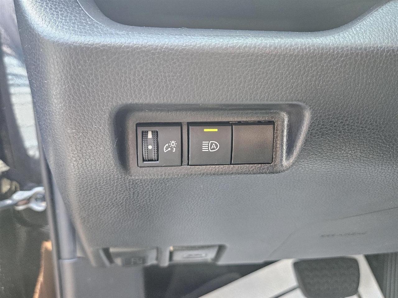 Toyota RAV4 LE AWD 2020