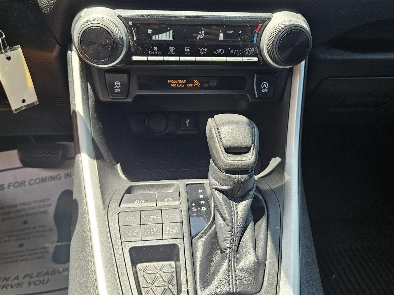 Toyota RAV4 LE AWD 2020