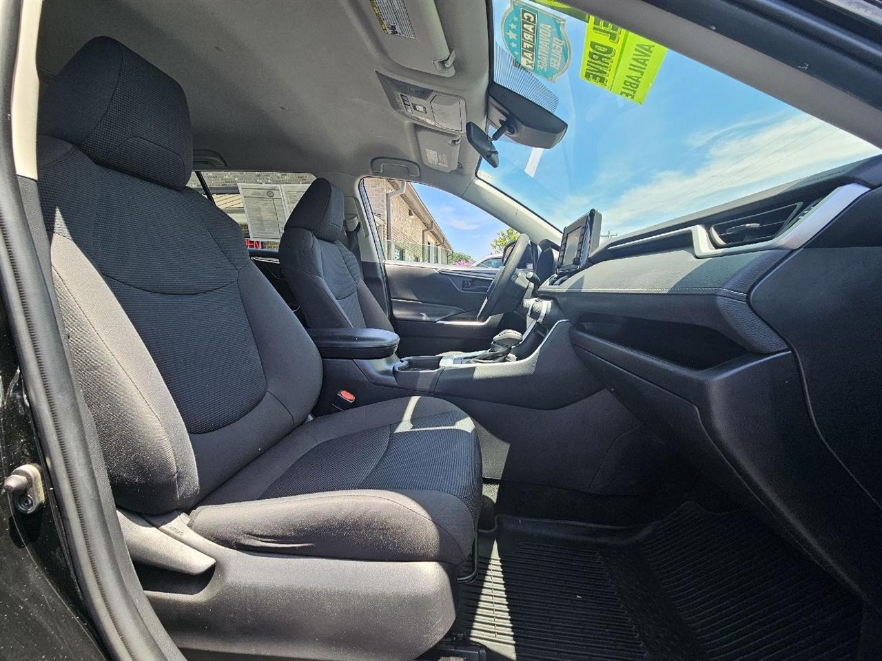 Toyota RAV4 LE AWD 2020