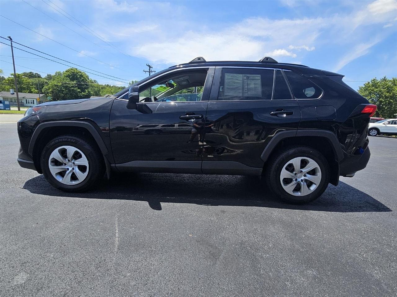 Toyota RAV4 LE AWD 2020