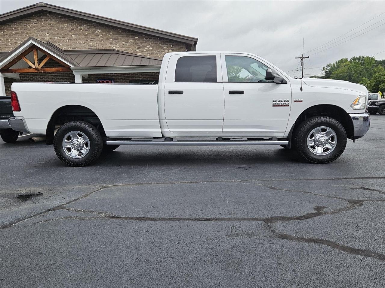RAM 2500 Tradesman Crew Cab LWB 4WD 2015