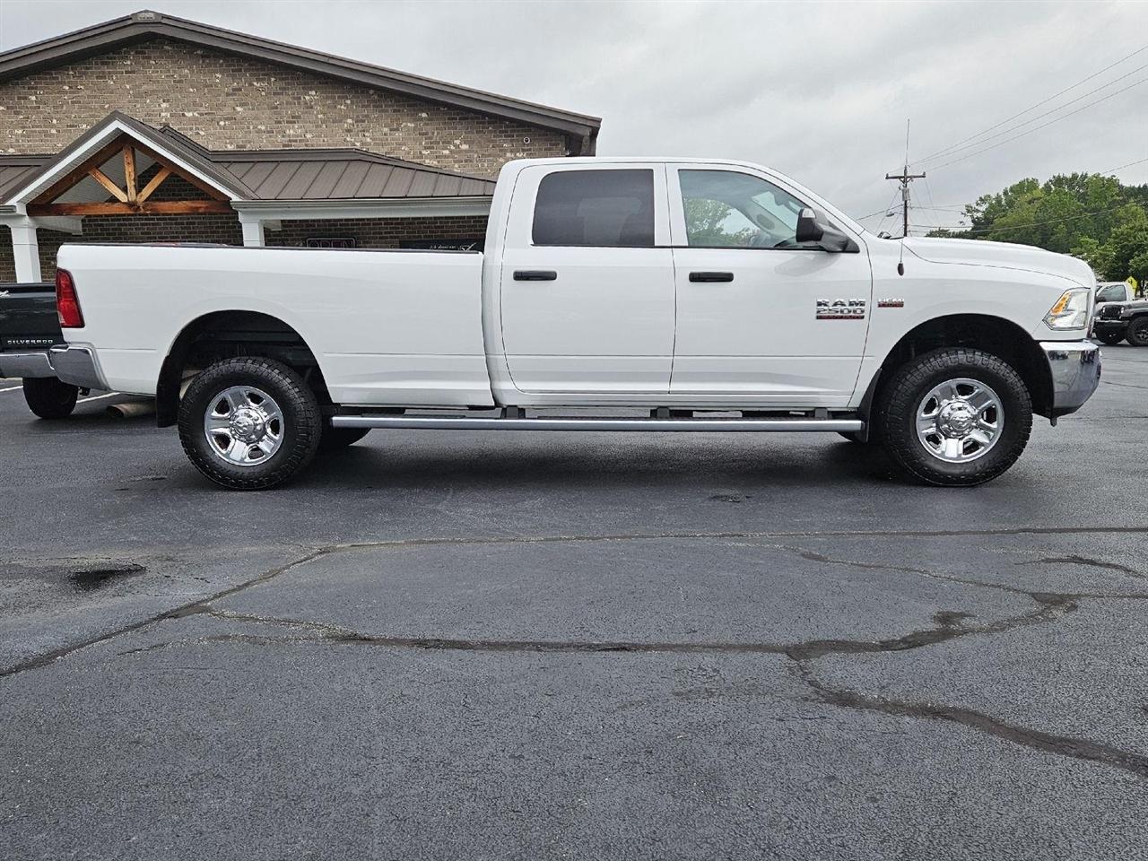 RAM 2500 Tradesman Crew Cab LWB 4WD 2015