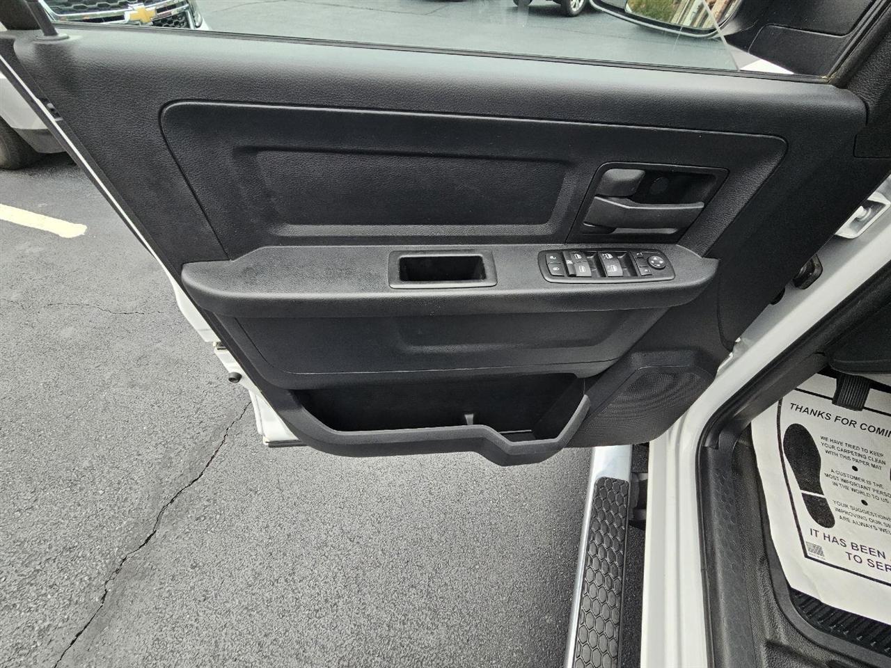 RAM 2500 Tradesman Crew Cab LWB 4WD 2015