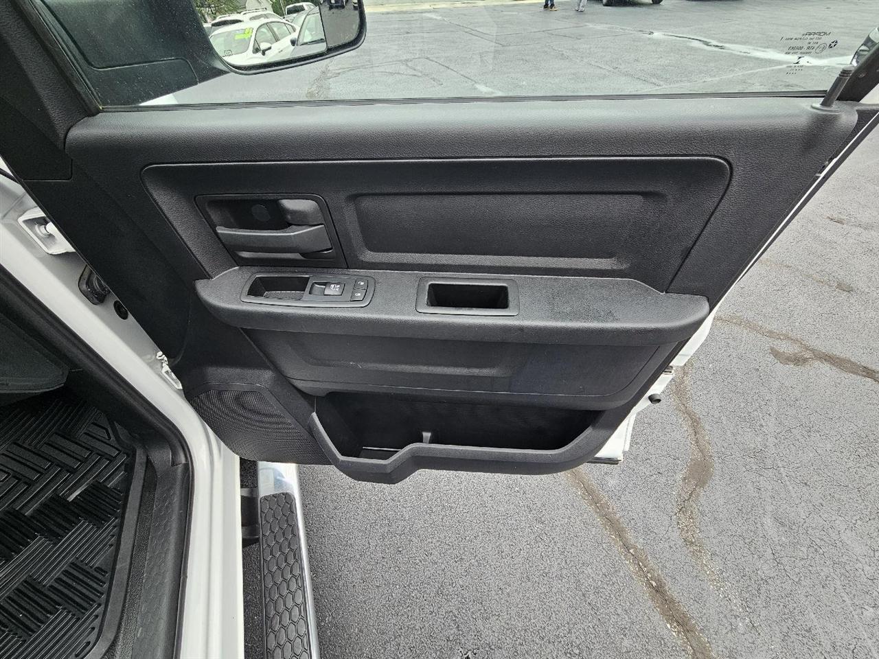 RAM 2500 Tradesman Crew Cab LWB 4WD 2015