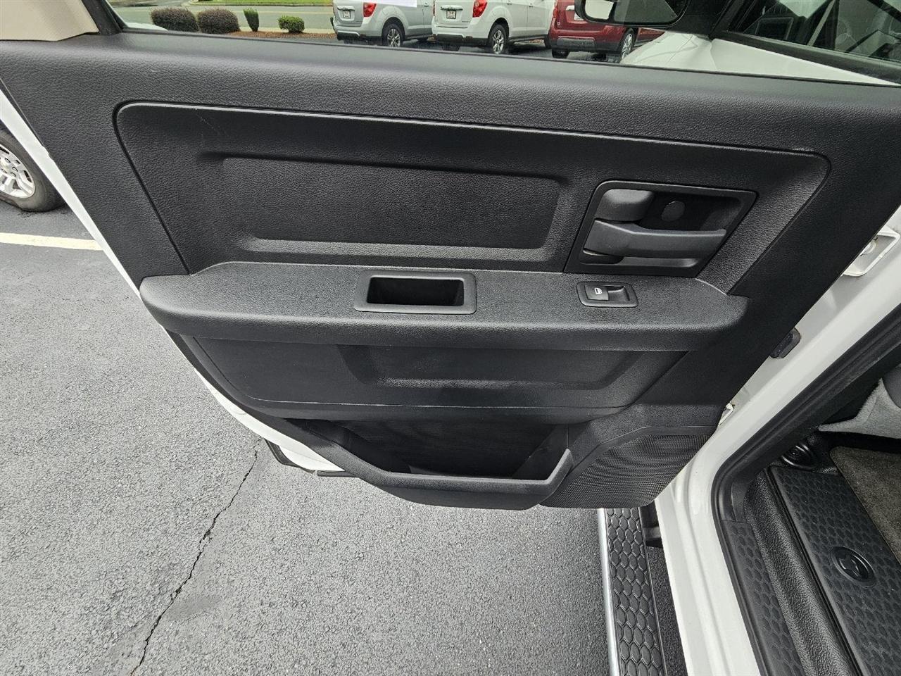 RAM 2500 Tradesman Crew Cab LWB 4WD 2015