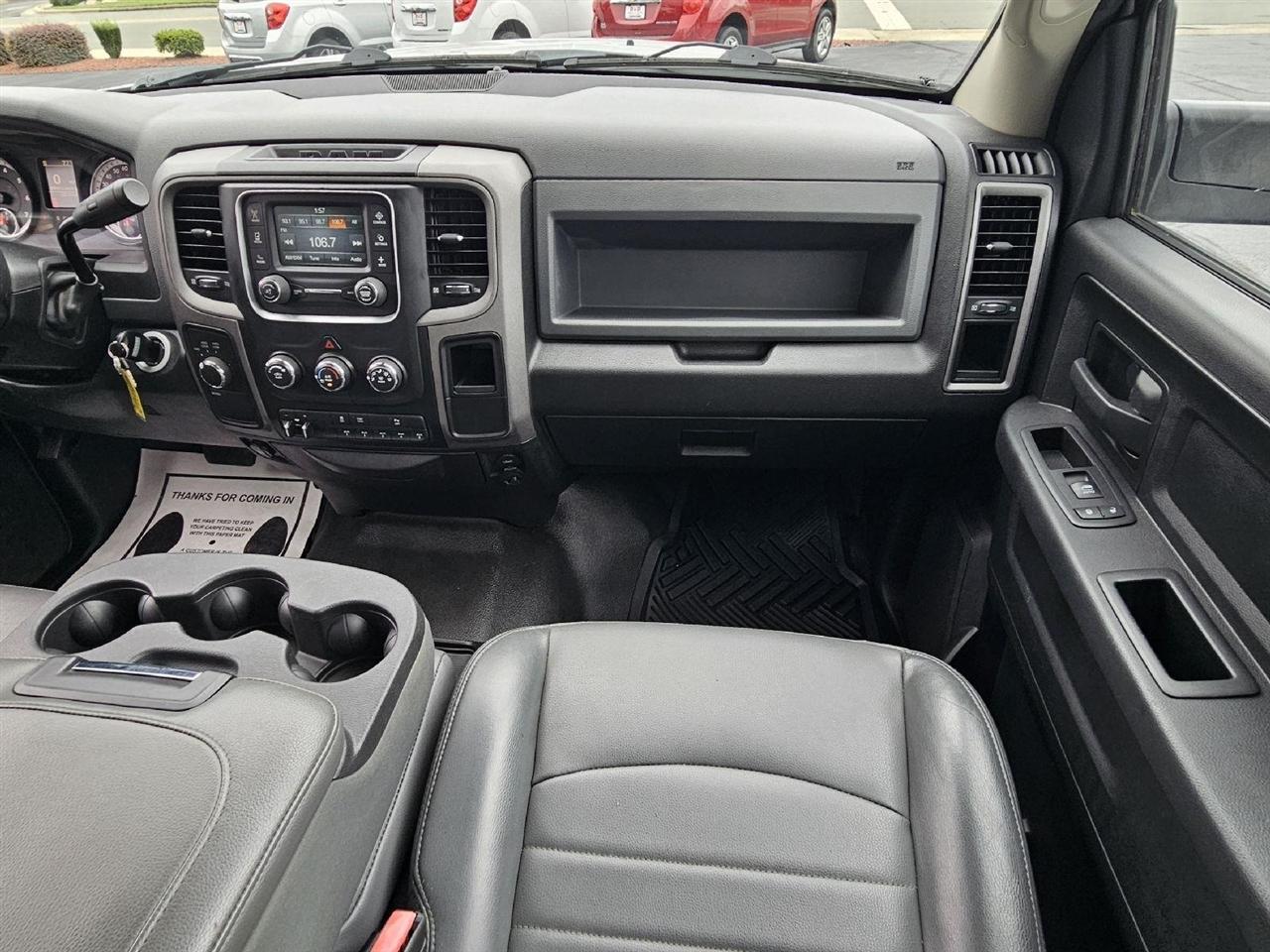 RAM 2500 Tradesman Crew Cab LWB 4WD 2015