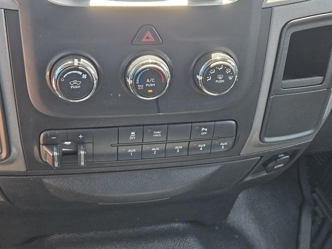 RAM 2500 Tradesman Crew Cab LWB 4WD 2015