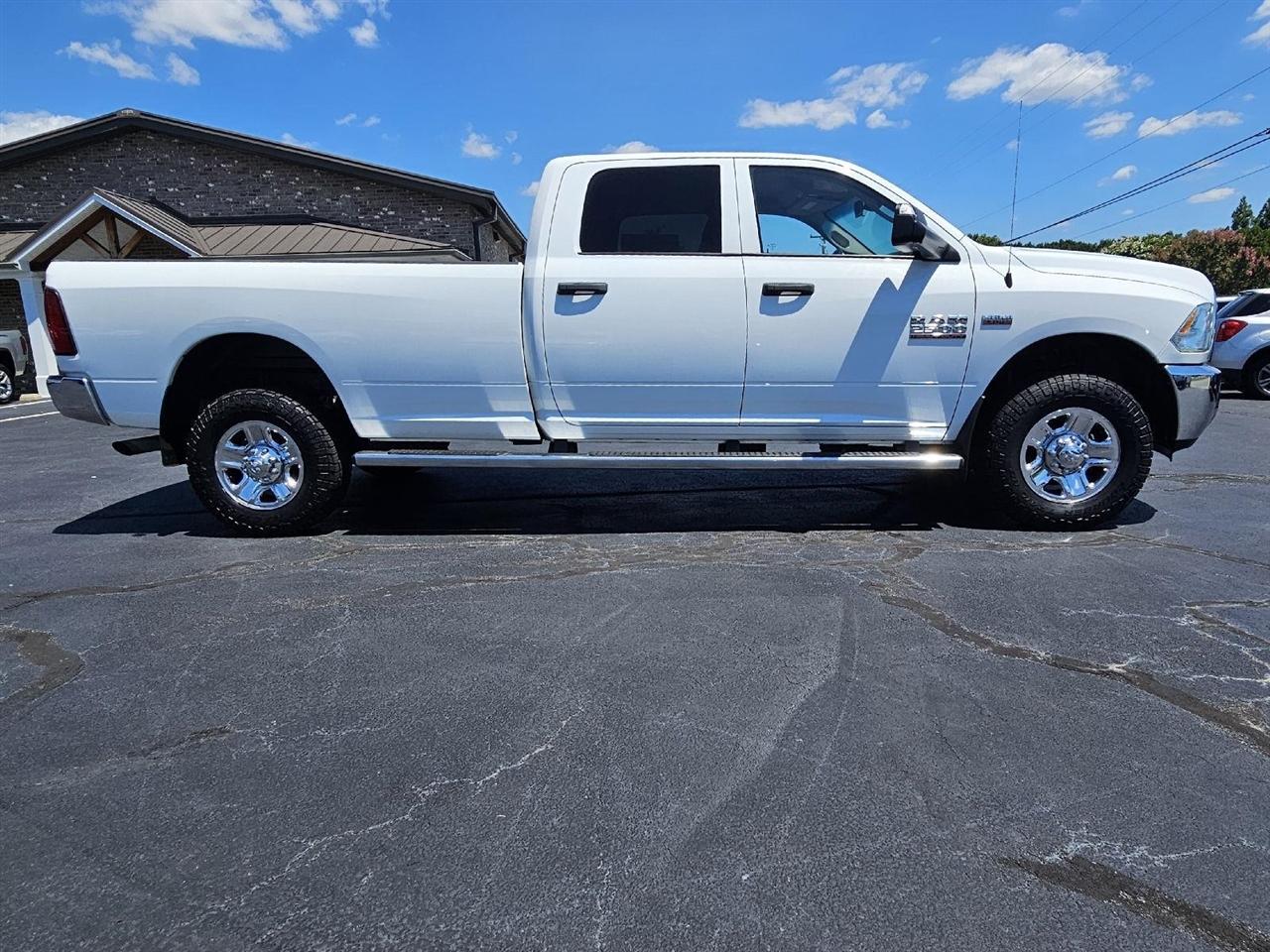 RAM 2500 Tradesman Crew Cab LWB 4WD 2015