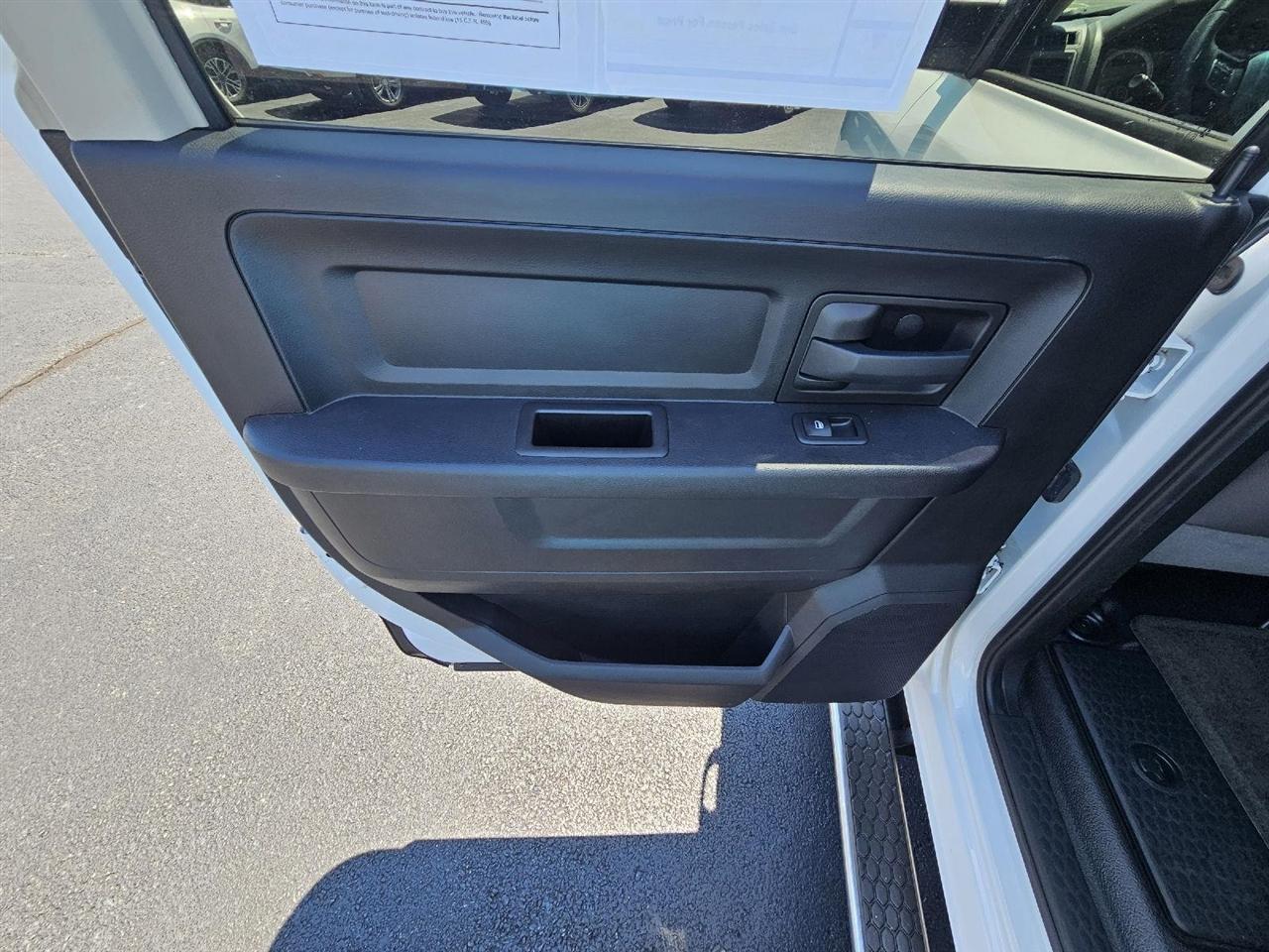 RAM 2500 Tradesman Crew Cab LWB 4WD 2015