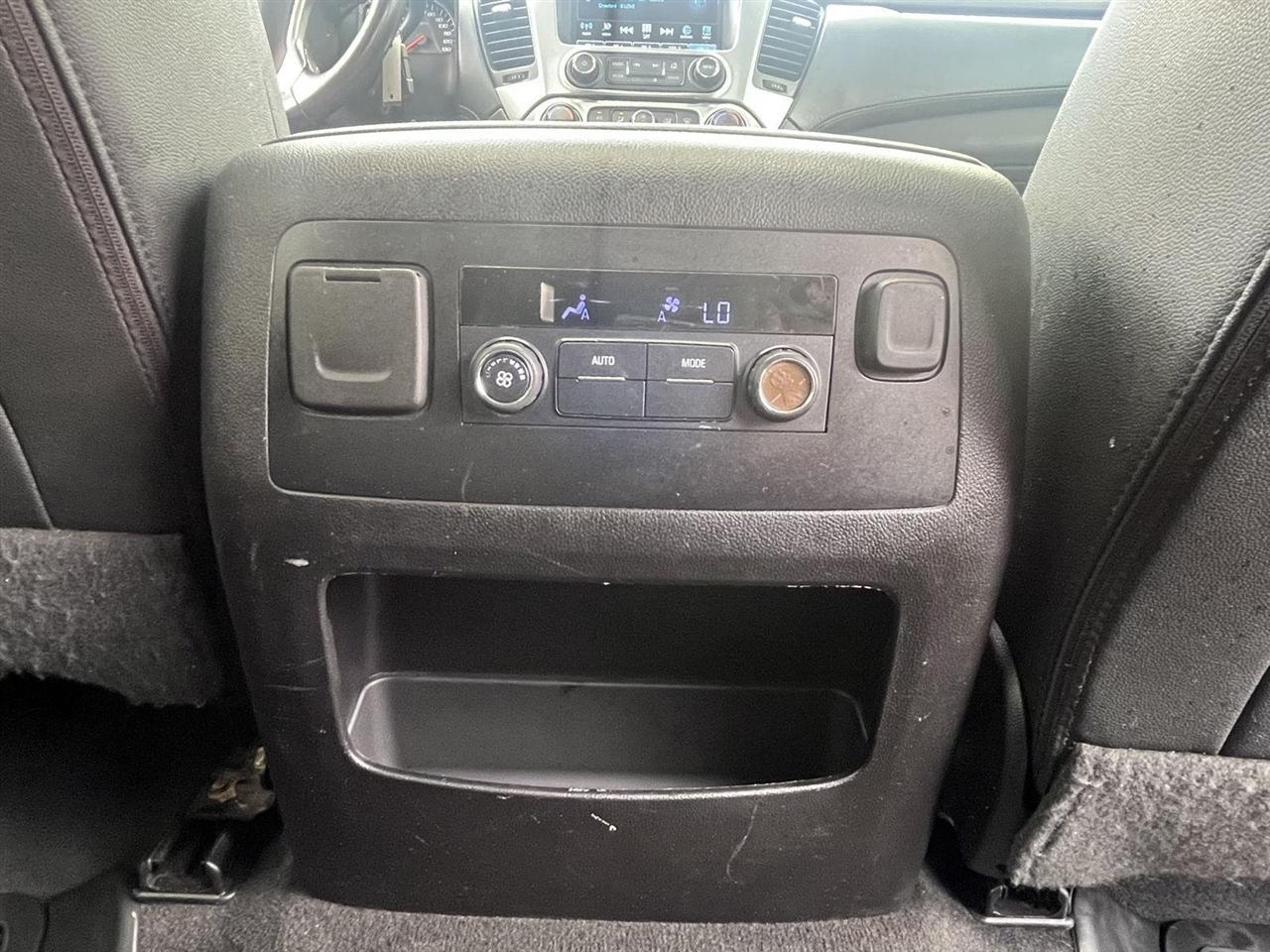 Chevrolet Suburban LT 4WD 2019
