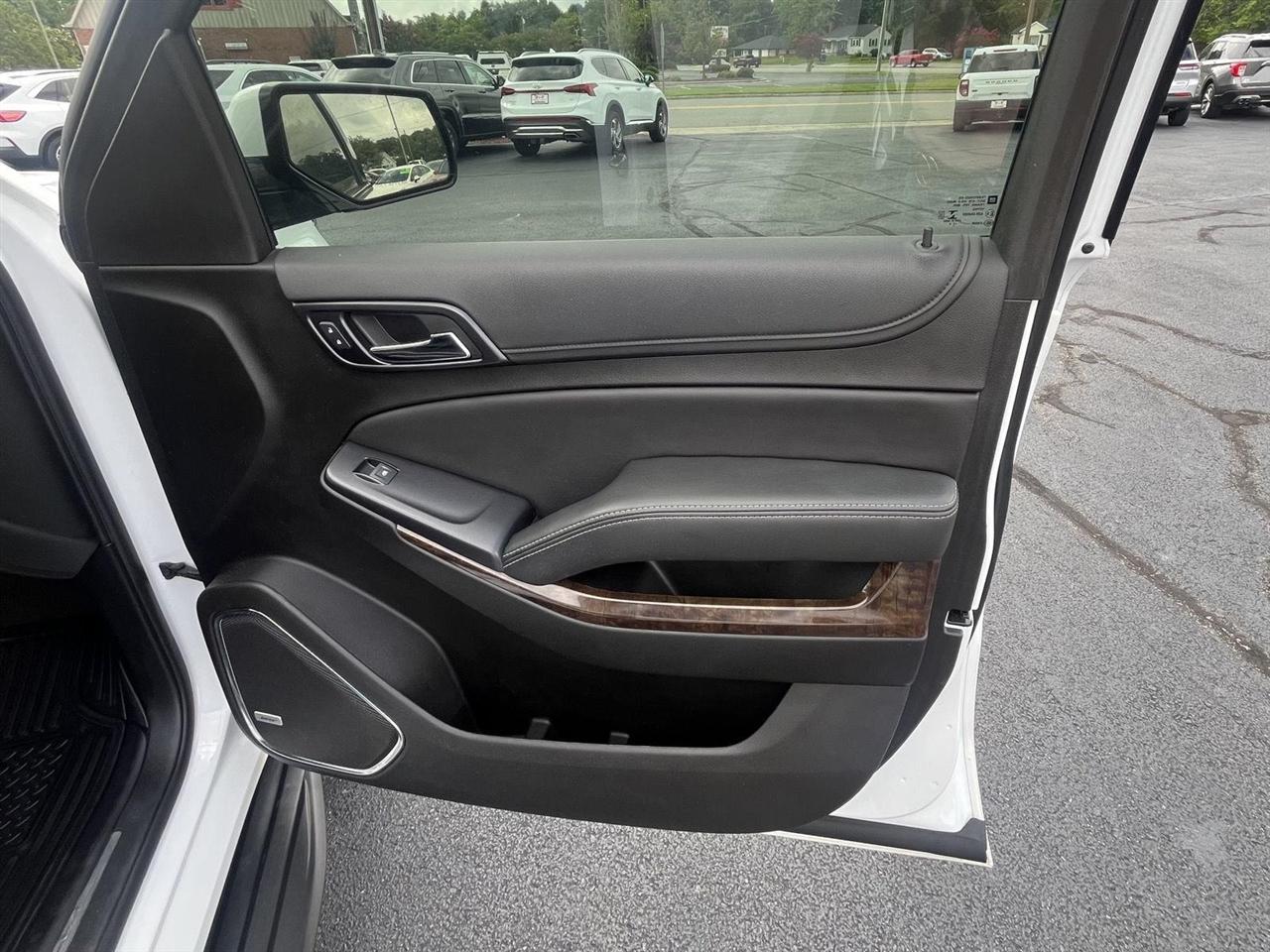 Chevrolet Suburban LT 4WD 2019