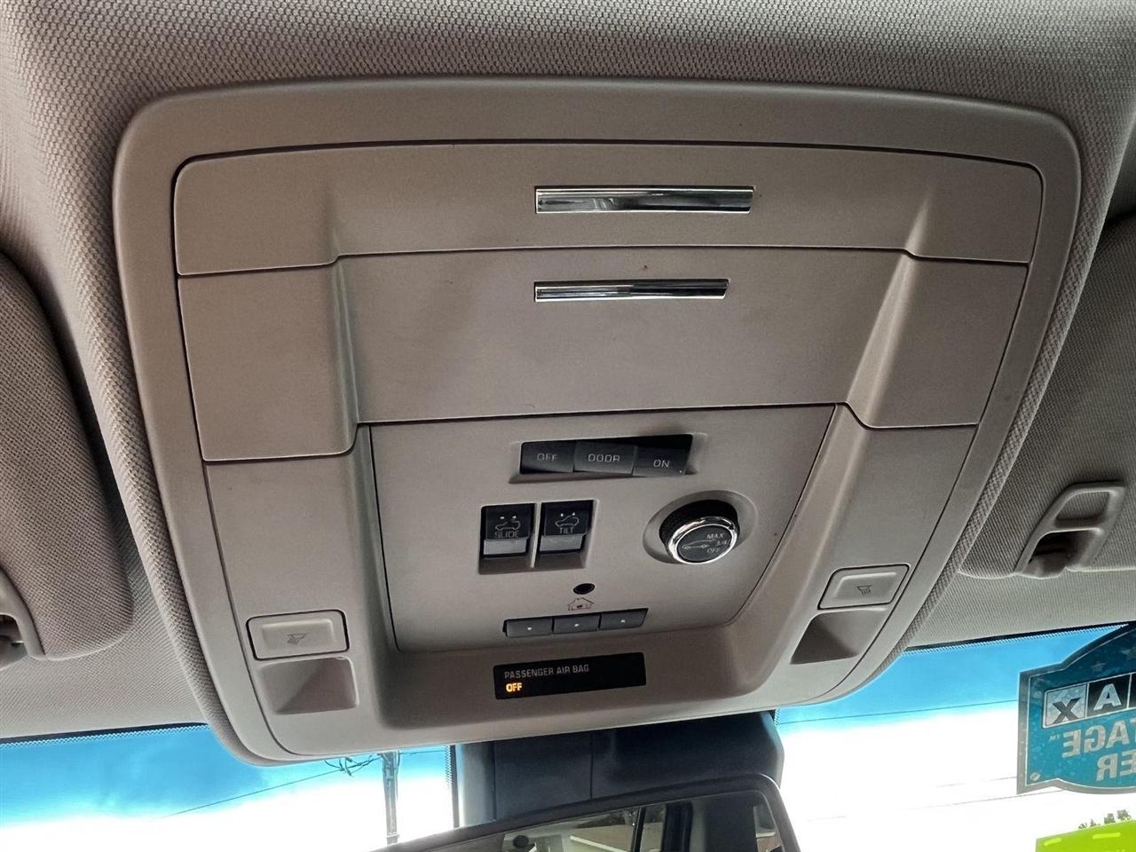 Chevrolet Suburban LT 4WD 2019