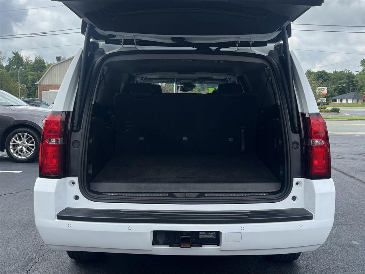 Chevrolet Suburban LT 4WD 2019