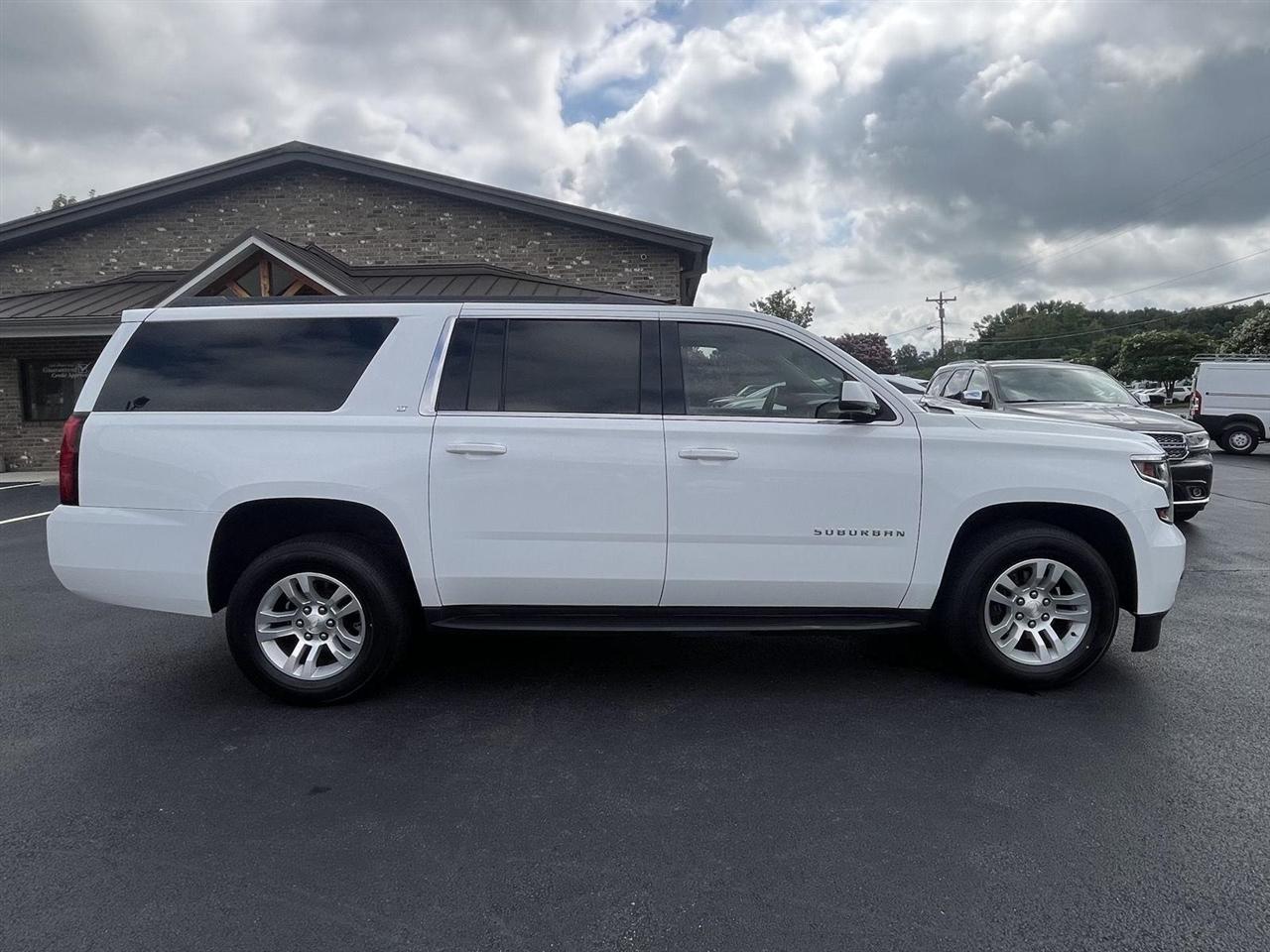 Chevrolet Suburban LT 4WD 2019