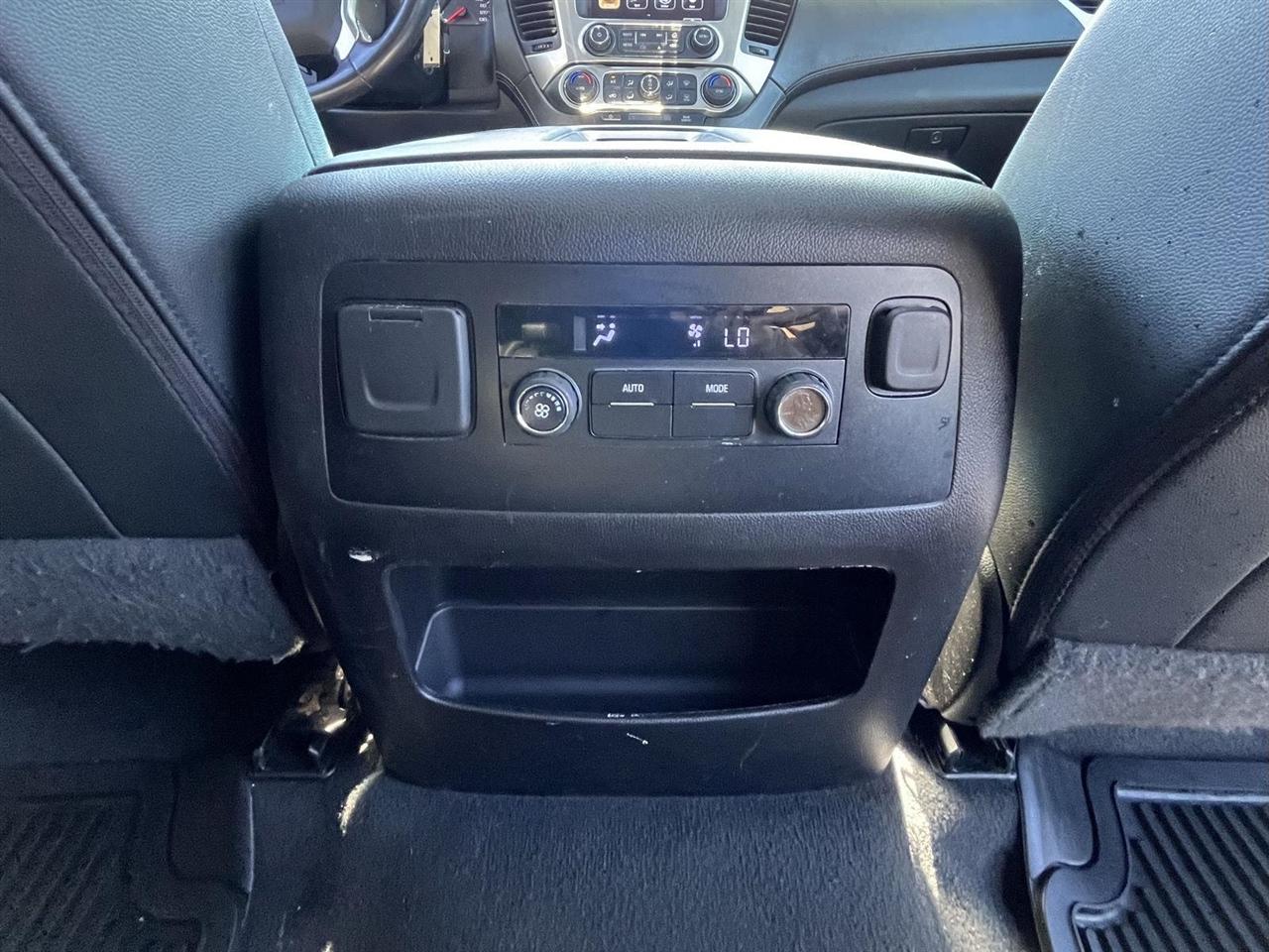 Chevrolet Suburban LT 4WD 2019