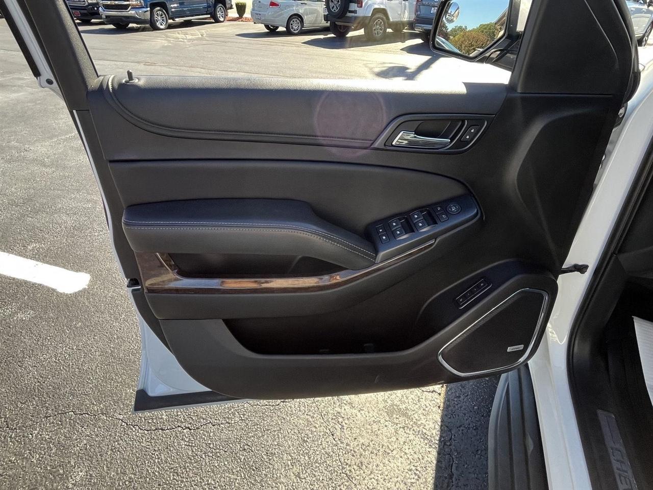 Chevrolet Suburban LT 4WD 2019